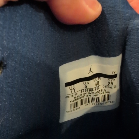 Jordan Kids Blue Snowflake Sneakers - Picture 5 of 5